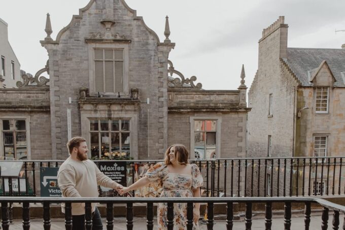 Edinburgh: Scenic Photo Walk With Professional Photographer - Meeting Point Arrangements