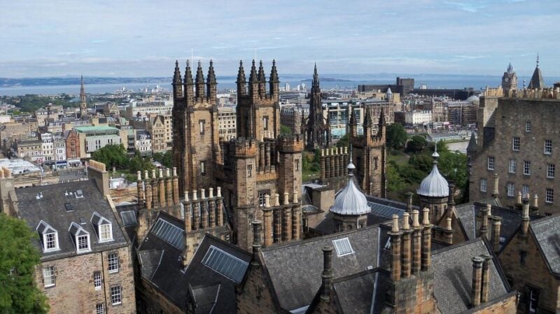 Edinburgh: Self-Guided Audio Tour - Key Points