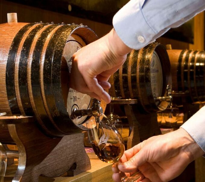 Edinburgh: Stirling, Whisky and St Andrews Tour in Spanish - Exploring Stirlings Medieval History