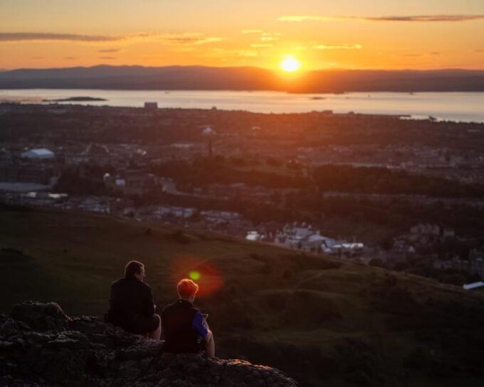 Edinburgh: Sunset Hike to Arthurs Seat With Local Guide - Hiking Route and Difficulty