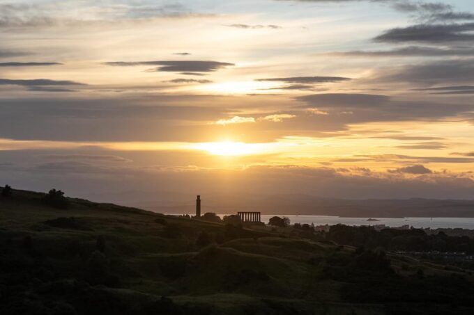 Edinburgh: Sunset Hike to Arthurs Seat With Local Guide - Packing Essentials