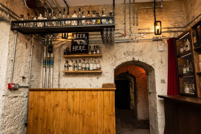 Edinburgh: The Lost Close Underground Scotch Whiskey Tasting - Venue and Atmosphere