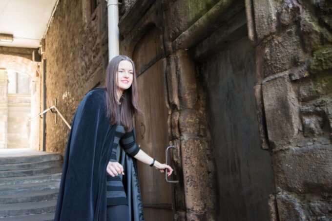 Edinburgh: Underground Vaults Evening Ghost Tour With Whisky - Glowing Customer Reviews