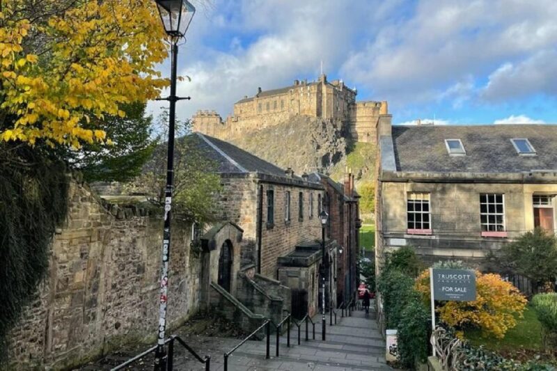 Edinburgh Unveiled: Private Driving Tour of Edinburgh City - Charming Neighborhoods and Attractions
