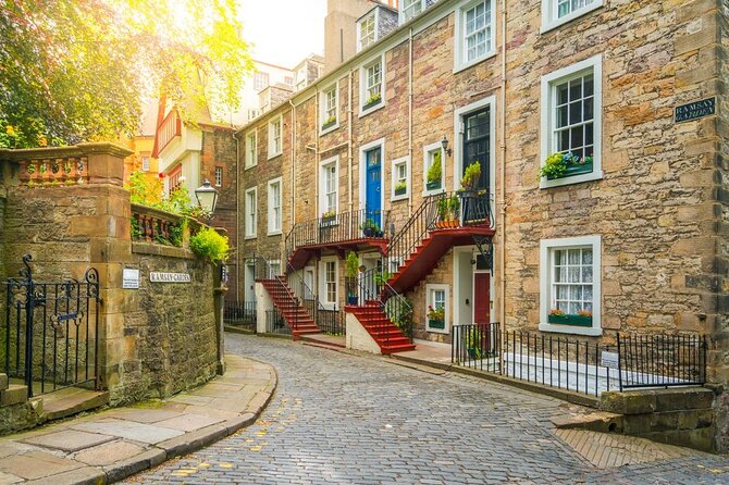 Edinburgh Walk: a Romantic Stroll Through History and Beauty - Romantic Viewpoints and Vistas