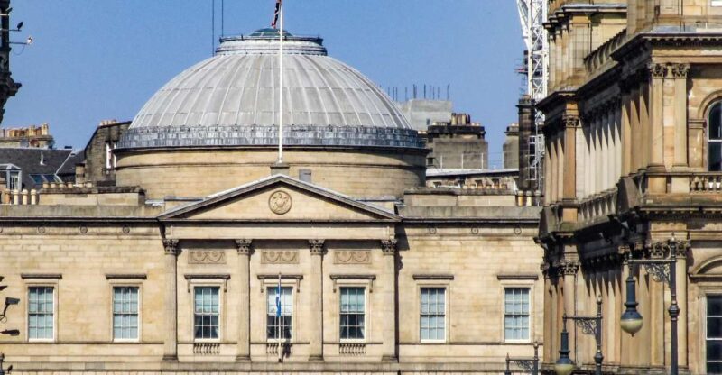 Edinburgh's Architecture of Money: A Self-Guided Audio Tour - Key Architectural Elements