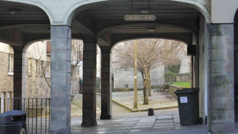 Edinburghs Royal Mile: A Self-Guided Audio Tour - Tour Details and Features