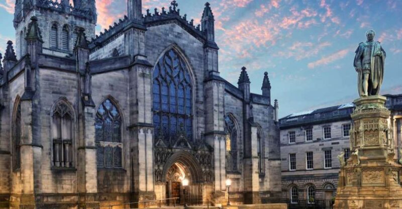 Edinburghs Royal Mile: A Self-Guided Audio Tour - What to Bring and Know