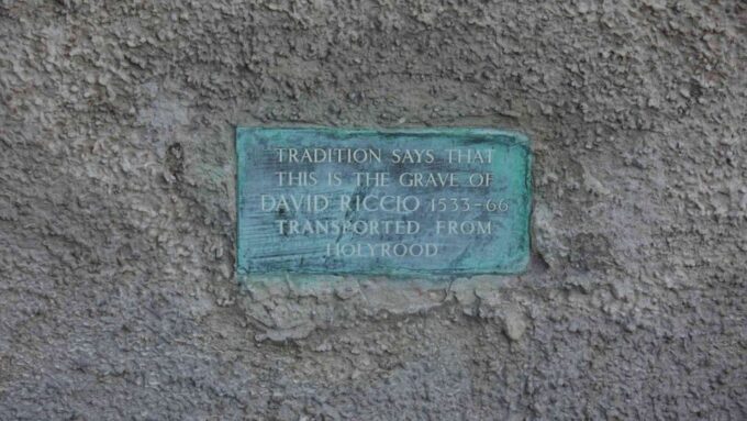 Edinburghs Royal Mile: A Self-Guided Audio Tour - Significant Historical Figures