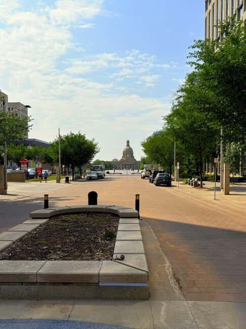 Edmonton: 3-Hour City Highlights Walking Tour With Guide - What To Expect from the Experience