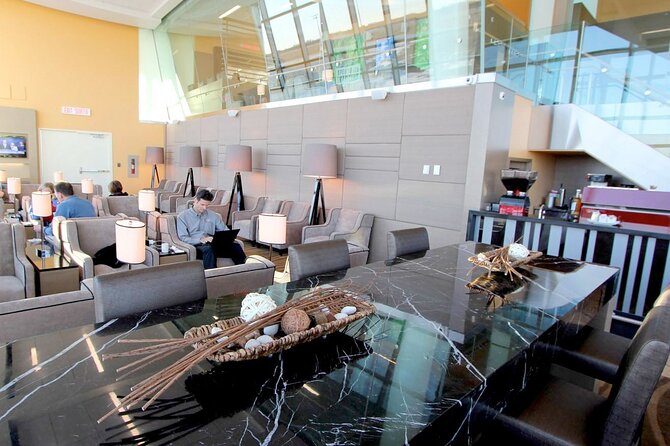 Edmonton International Airport Plaza Premium Lounge - Amenities and Facilities