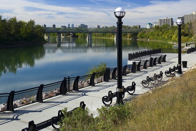Edmonton Scavenger Hunt: Alberta's Charming Capital - Meeting Point and Logistics