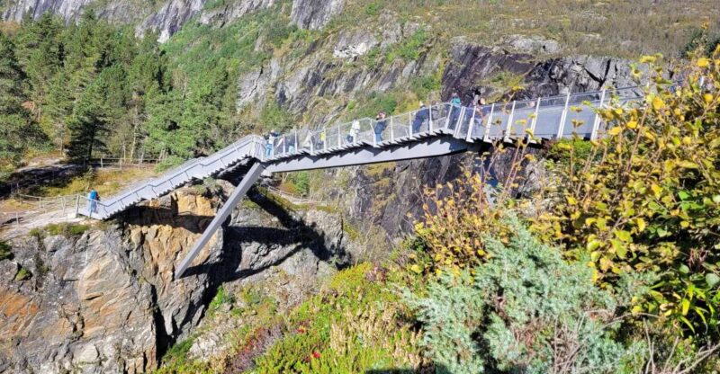 Eidfjord: Roundtrip Transfer to Voringsfossen Waterfalls - Key Points