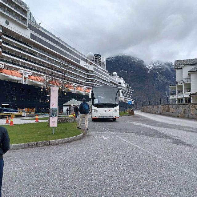 Eidfjord: Roundtrip Transfer to Voringsfossen Waterfalls - Duration at Waterfalls