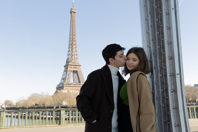 Eiffel and La Seine Photo Shoot - Paris Photographer - Meeting Point and Logistics