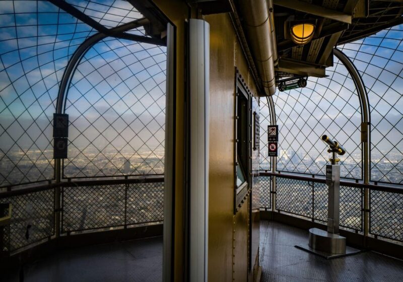 Eiffel Tower Access With Host - Key Points
