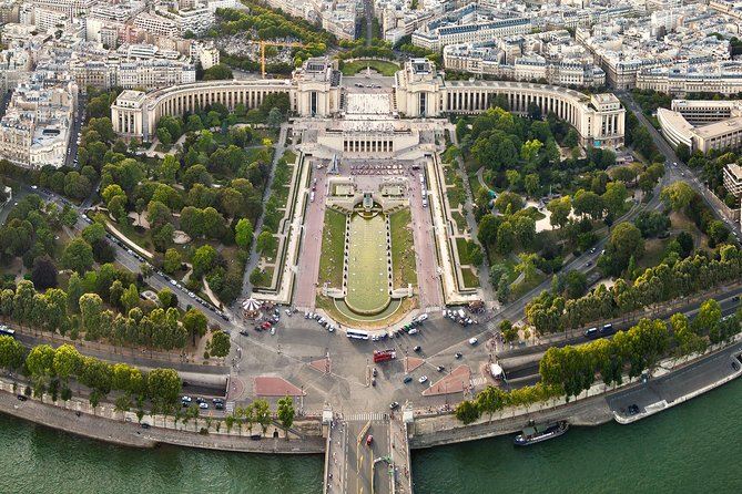 Eiffel Tower Experience With Audio Guided Tour and Lunch on the 1st Floor - Worth The Stay