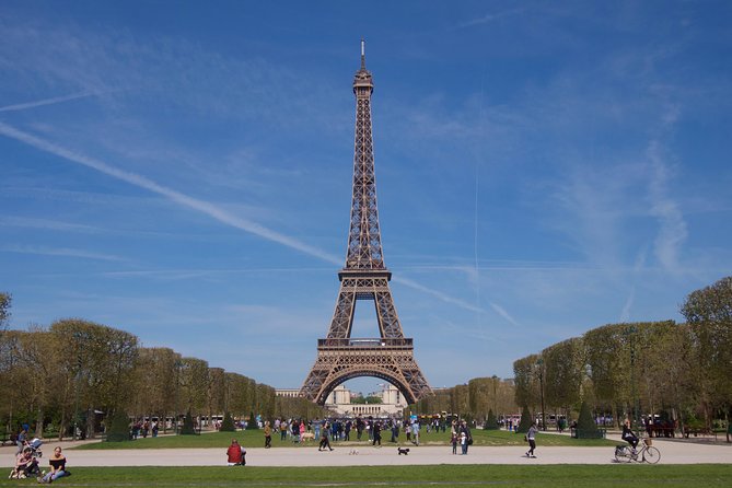 Eiffel Tower Guided Tour With Summit Access - Group Size and Accessibility