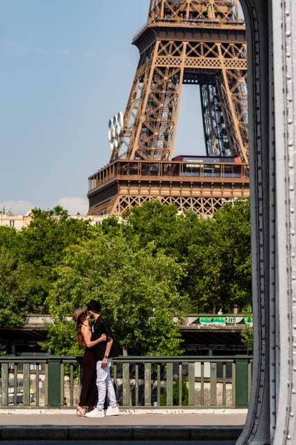 Eiffel Tower Photos: Capture Iconic Memories in Paris - Photographers Expertise and Creativity