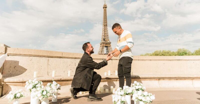 Eiffel Tower Proposal Lgbtqia+ / 1h Photographer - Pricing Options