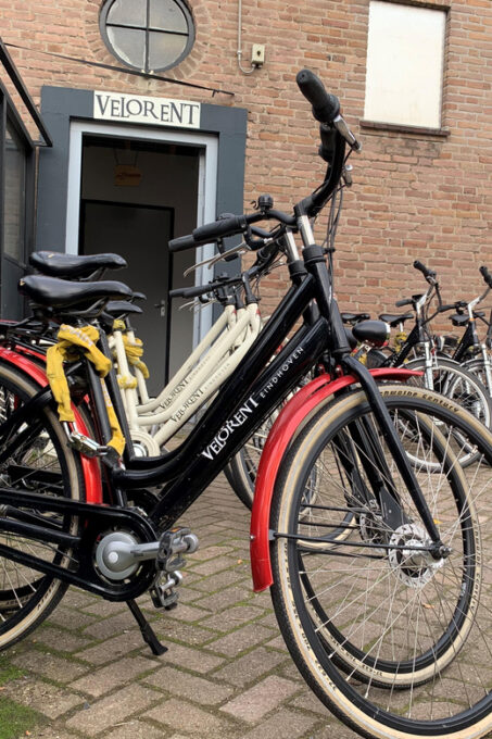 Eindhoven: Guided Bike Tour Highlights of Eindhoven - Customer Reviews