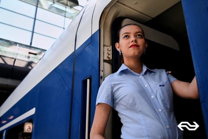 Eindhoven: Train Transfer Eindhoven From/To Rotterdam - Onboard Amenities