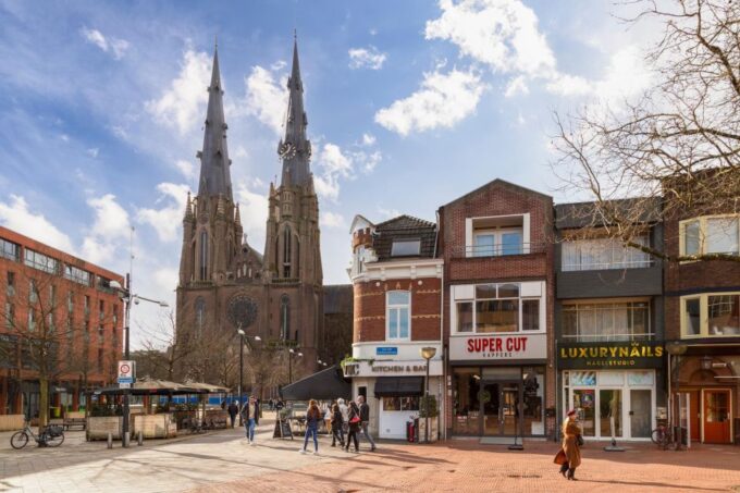 Eindhoven: Walking Tour With Audio Guide on App - Group Discounts and Customization
