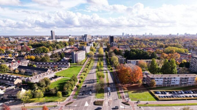 Eindhoven: Walking Tour With Audio Guide on App - Booking and Cancellation Policy