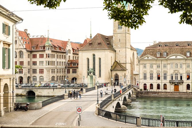 Einstein in Zurich: Walk in Time Quest Experience - Engaging in Team-Building Activities