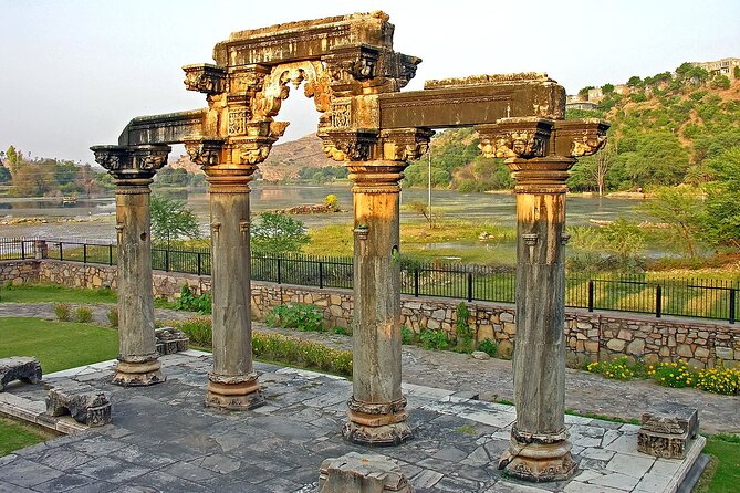 Eklingji & Nagda Temples and Monsoon Palace Day Tour With a Guide - Grandeur of Monsoon Palace
