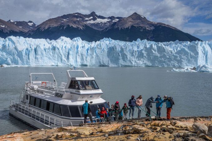 El Calafate: Blue Safari and Perito Moreno Glacier Tour - Departure Location