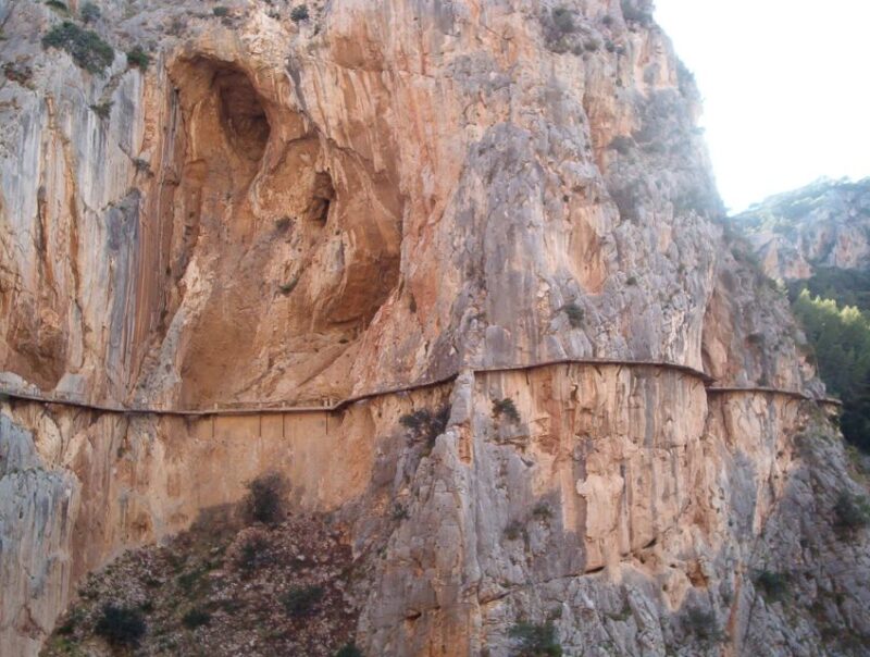 El Chorro: Caminito Del Rey Gorge Route Guided Walking Tour - Tour Guide Assistance