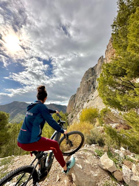 El Chorro: Caminito + Guided Tour With Electric Bike 2h - Key Points