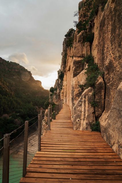 El Chorro: Caminito + Guided Tour With Electric Bike 2h - Stunning Views