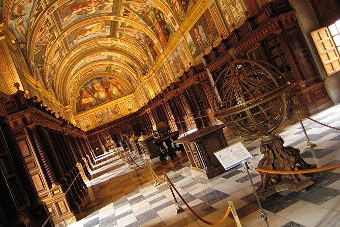 El Escorial and Valley of the Fallen Private Tour - Tour Pickup and Meeting Information