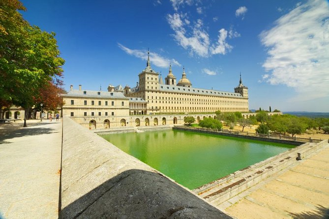 El Escorial, Valley & Segovia With Cathedral Day Tour From Madrid - Exploring El Escorial