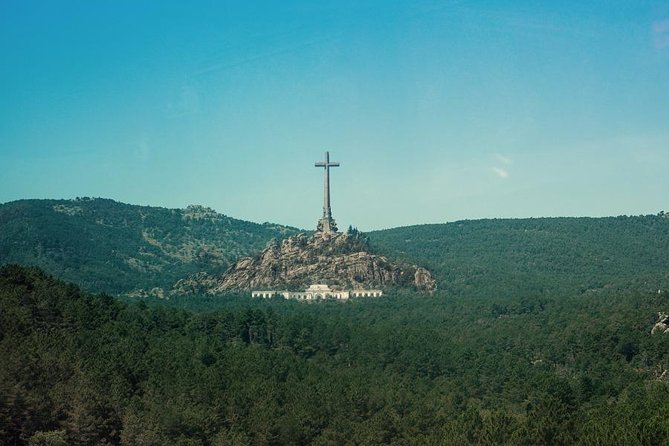 El Escorial, Valley & Segovia With Cathedral Day Tour From Madrid - Discovering Segovia