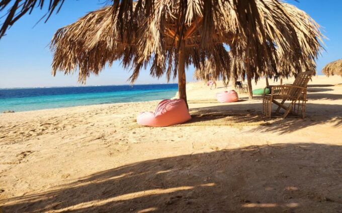 El Gouna: Boat Tour to Magawish Island With Buffet Lunch - Island Relaxation and Lunch