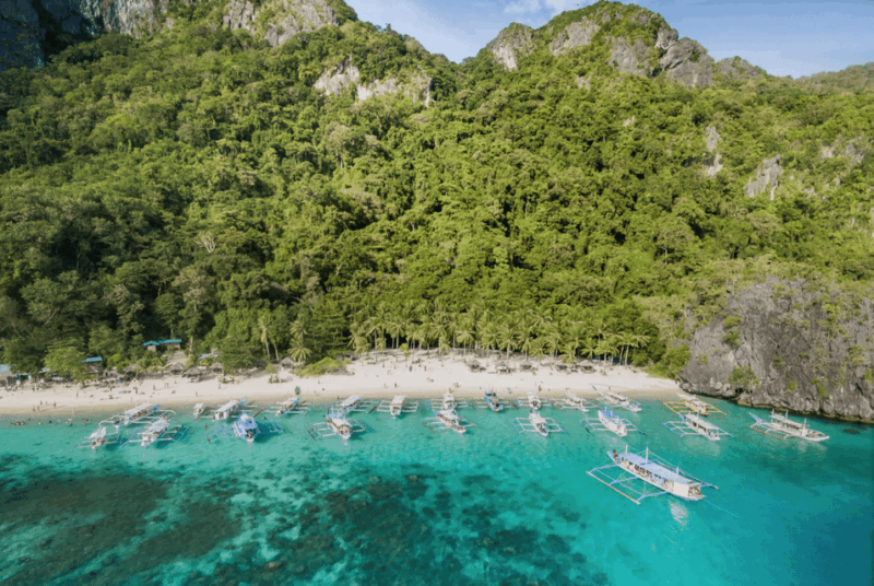 El Nido: Boat Taxi to Seven Commandos or Paradise Beach - Amenities and Activities