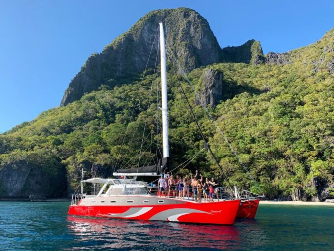 El Nido: Full-Day Premium Island Hopping Catamaran Cruise - Snacks, Refreshments, and Beverages