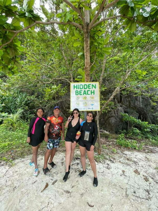 El Nido: Island Hopping and Snorkeling Private Boat Tour - Key Points