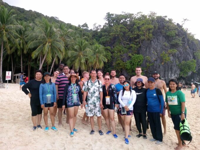 El Nido Island Tour D - Exploring Small Lagoon