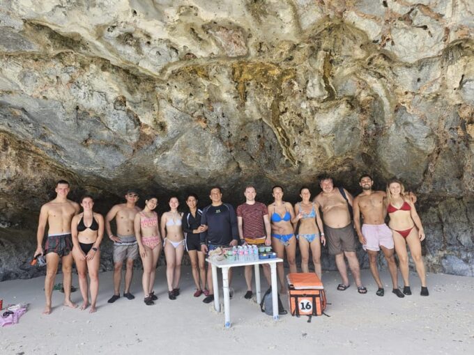 El Nido: Private/Exclusive Island Hopping Tour D BEST PRICE - Stunning Cadlao Lagoon