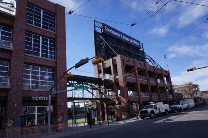 El Paso: Downtown Historic Walking Tour - Visiting Renovated Plaza Hotel