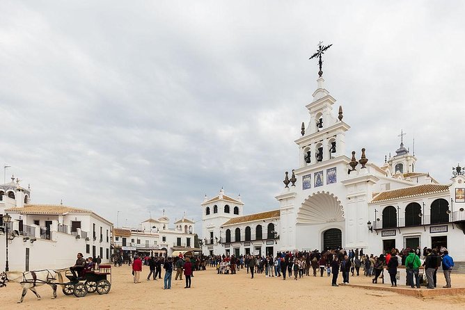 El Rocio, Donana Natural Park and Matalascanas Beach Day Trip From Seville - Visiting the Pilgrimage Site of El Rocio