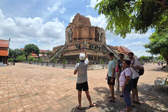 Electric Bicycle Tour Bike And Street Food Chiang Mai - Exploring Chiang Mai by Electric Bike