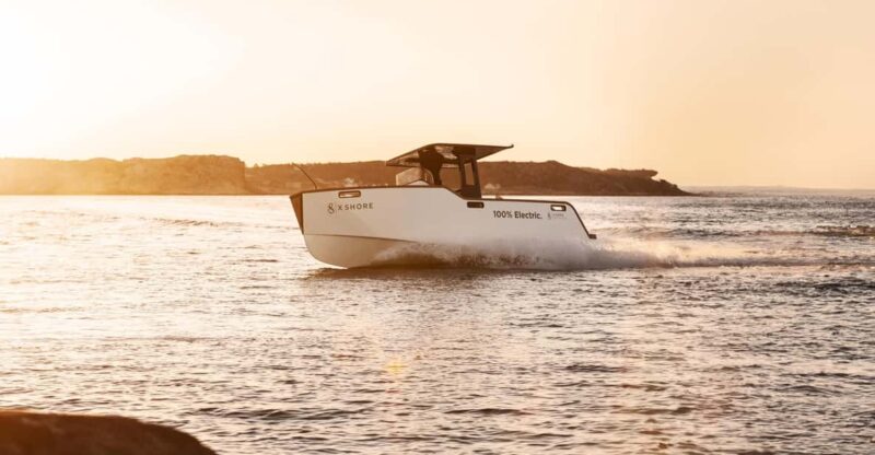 Electric Boat Family Tour - Guidance and Languages