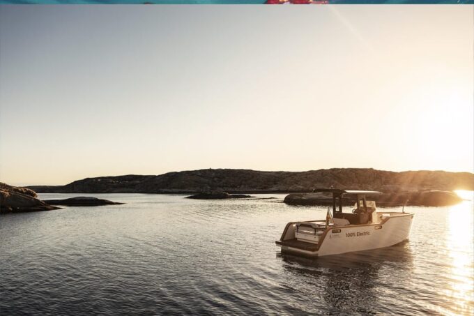 Electric Boat Family Tour - Water Adventures and Fun