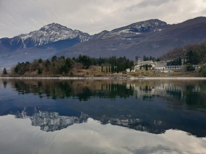 Electric Boat Rental in Colico Como Lake and Natural Reserve - Boat Features and Safety