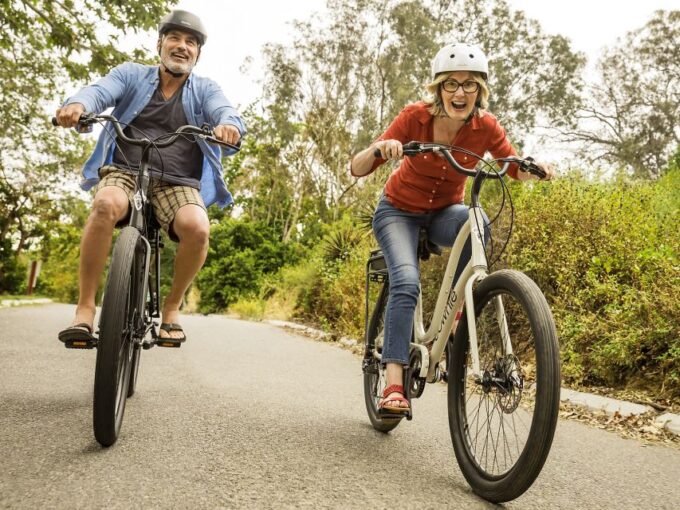 Electric City Bike Rental With Hotel Delivery - High-end Electric City Bike Features